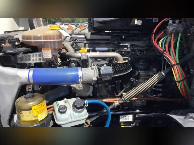 2020 Freightliner Cascadia 126