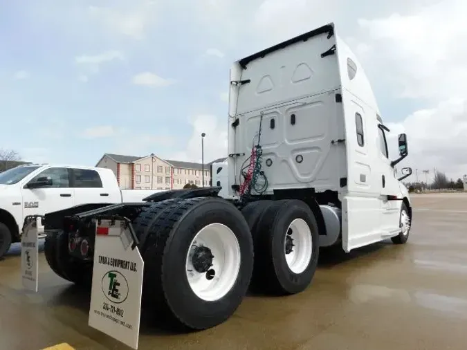 2020 Freightliner Cascadia