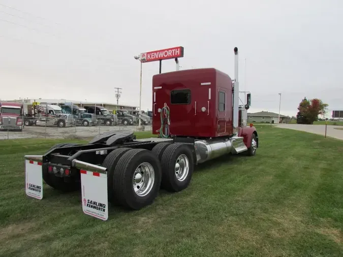 2026 Kenworth W900L