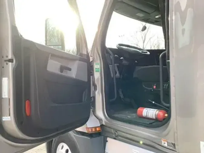 2020 Freightliner Cascadia