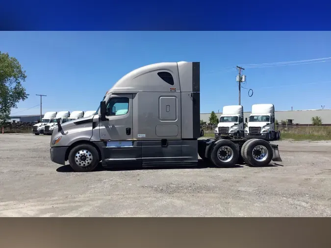 2022 Freightliner Cascadia 126