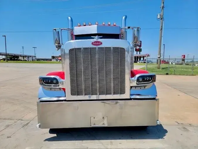 2022 Peterbilt 389