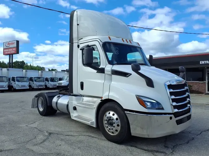 2020 FREIGHTLINER NEW CASCADIA 116