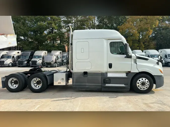 2021 Freightliner Cascadia 126