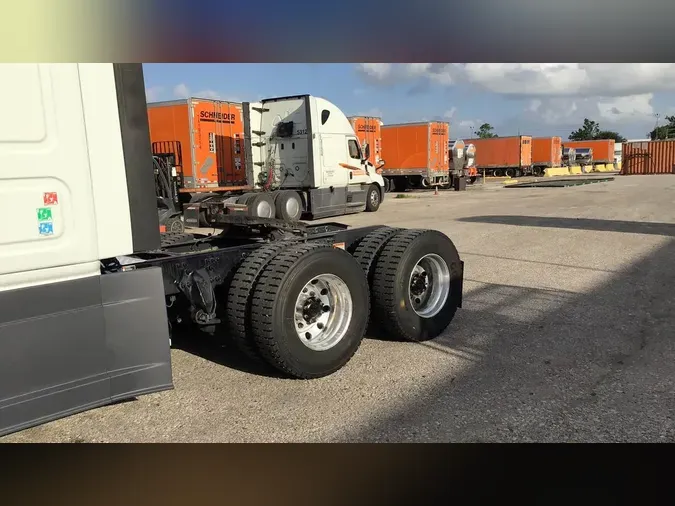 2020 Freightliner Cascadia