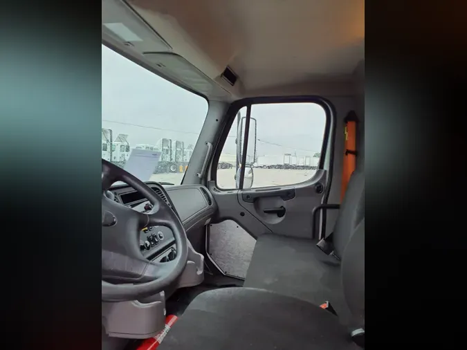 2020 FREIGHTLINER/MERCEDES M2 106