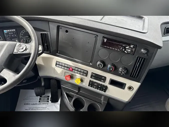 2020 FREIGHTLINER CA126