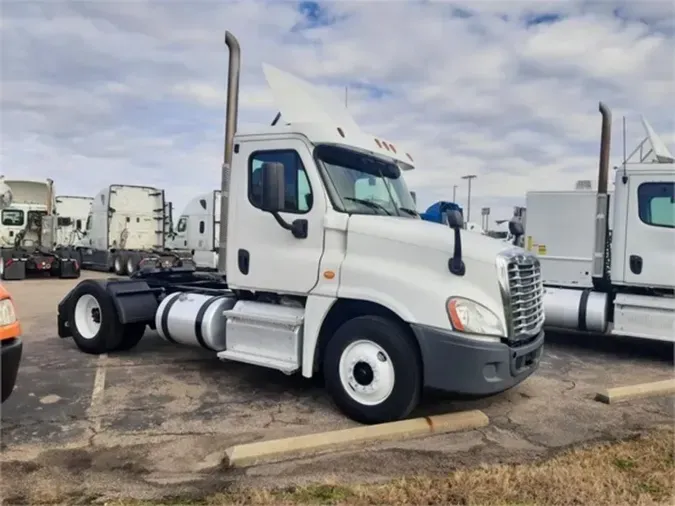 2016 Freightliner CASCADIA 125