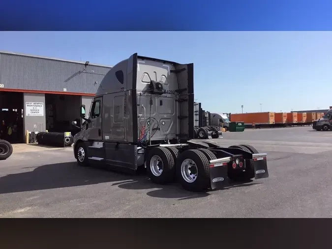 2023 Freightliner Cascadia 126