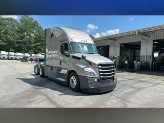 2020 Freightliner Cascadia 126