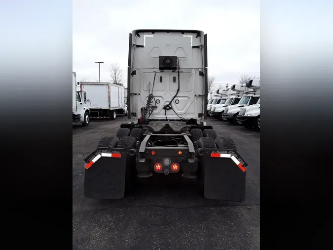 2020 FREIGHTLINER/MERCEDES CASCADIA 125