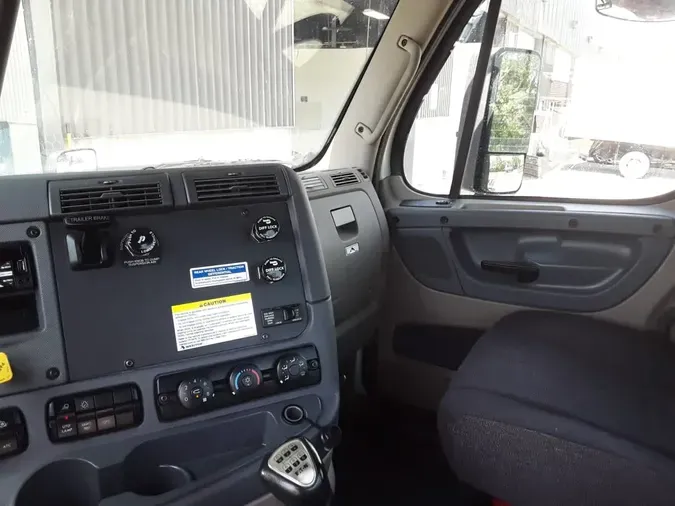 2019 FREIGHTLINER CASCADIA 125