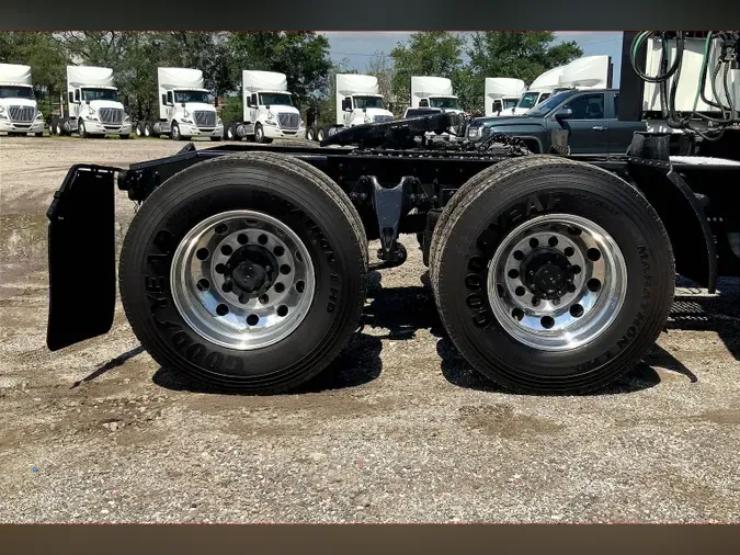 2022 INT LT625 6x4