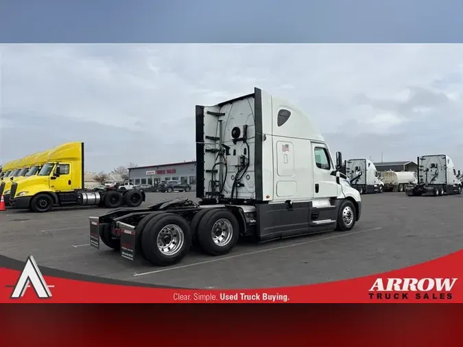 2021 FREIGHTLINER CA126