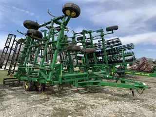 2013 JOHN DEERE 2210
