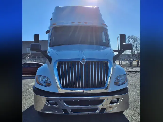 2019 NAVISTAR INTERNATIONAL LT625 SLPR CAB