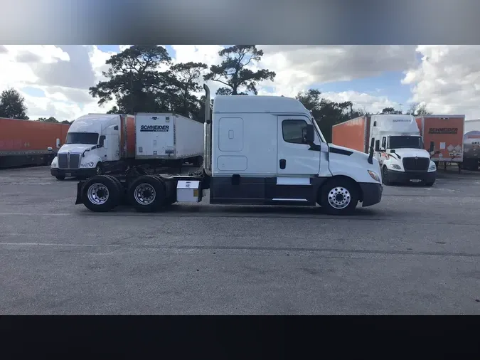 2020 Freightliner Cascadia 12606d05f209e5d50f584aad52f682e16eb