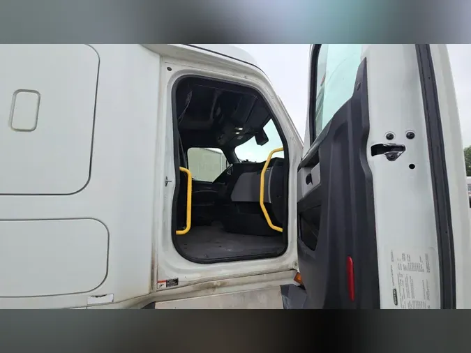 2022 Freightliner Cascadia 126