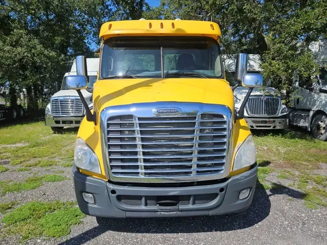 2019 FREIGHTLINER CASCADIA 113