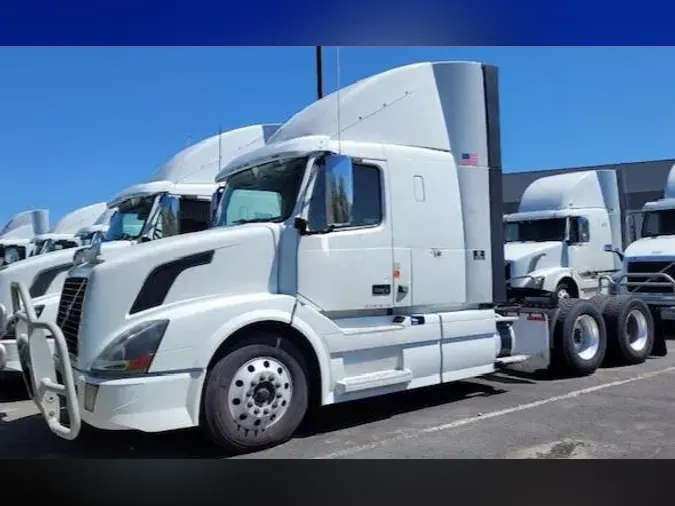 2016 Volvo VNL64T300