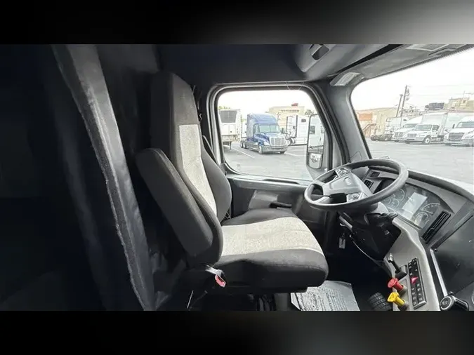 2020 FREIGHTLINER CA126