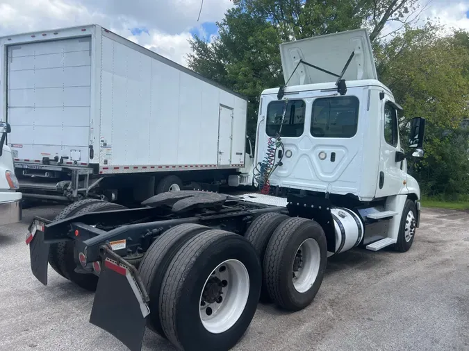 2018 FREIGHTLINER/MERCEDES CASCADIA 125