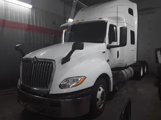 2019 NAVISTAR INTERNATIONAL LT625 SLPR CAB