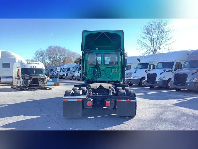 2019 Freightliner Cascadia 126