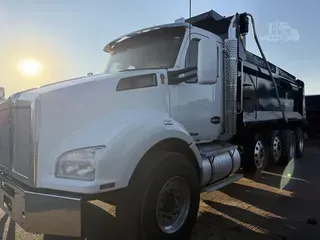 2016 KENWORTH T880