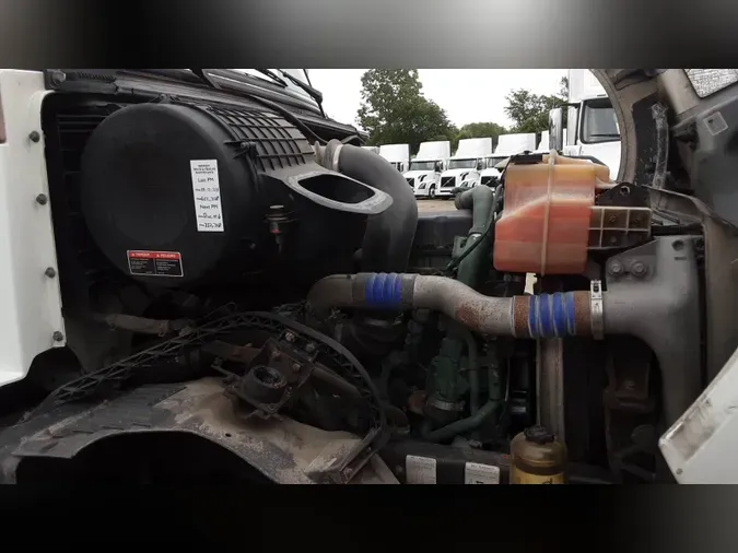 2018 Volvo VNL300