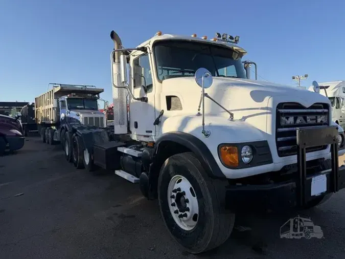 2003 MACK GRANITE CV713