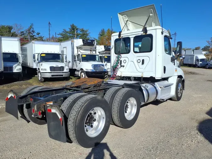 2019 FREIGHTLINER/MERCEDES CASCADIA 125