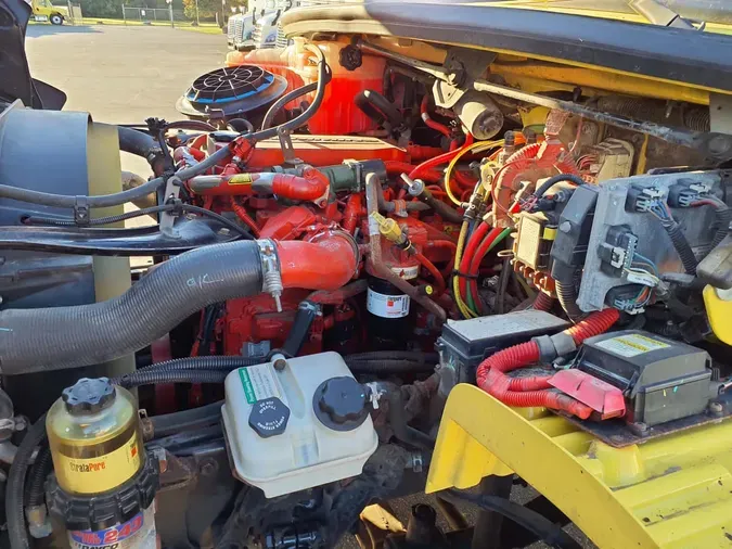 2017 FREIGHTLINER/MERCEDES M2 106