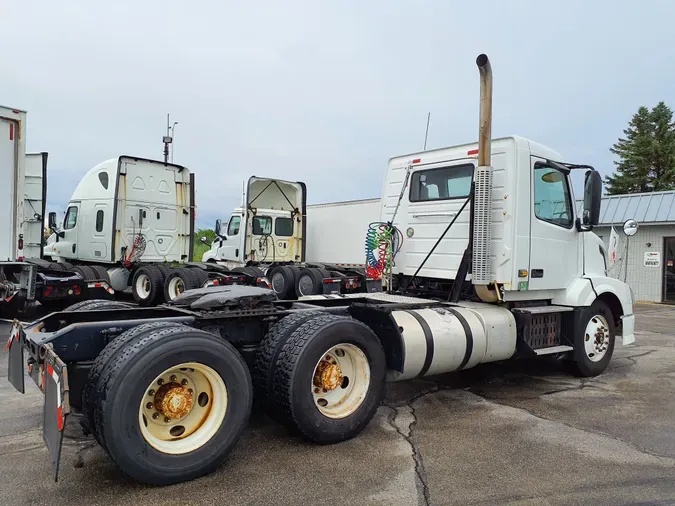 2015 VOLVO VNL64TRACTOR