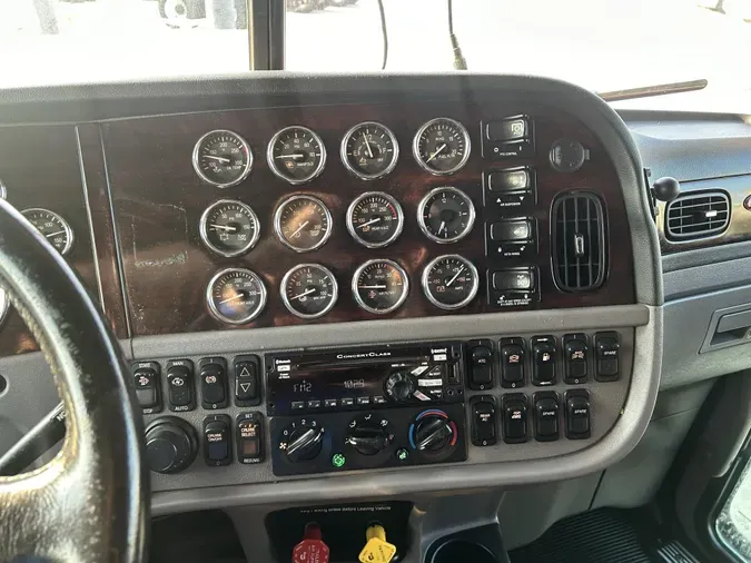 2019 Peterbilt 389