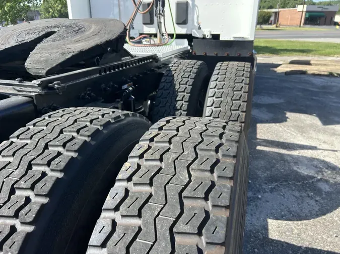 2022 Peterbilt 57906eeb5eb8875a2bf661549c69d0dbab0
