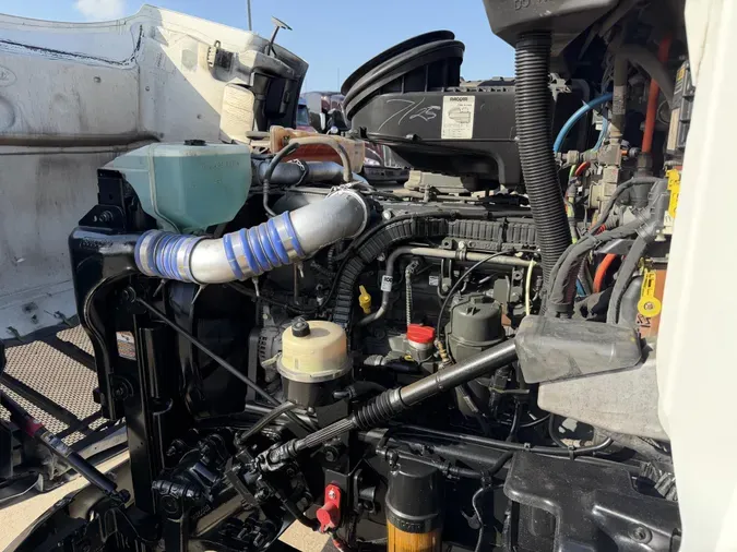2022 Peterbilt 57906efa3d06919025f897c54bac9d3eeec