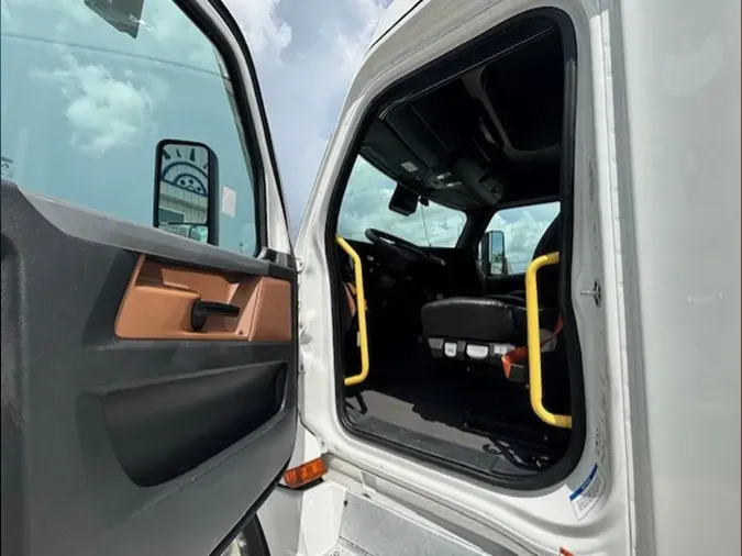 2022 Freightliner PT126SLP