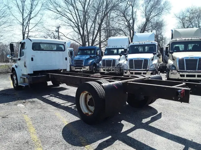 2017 FREIGHTLINER/MERCEDES M2 106
