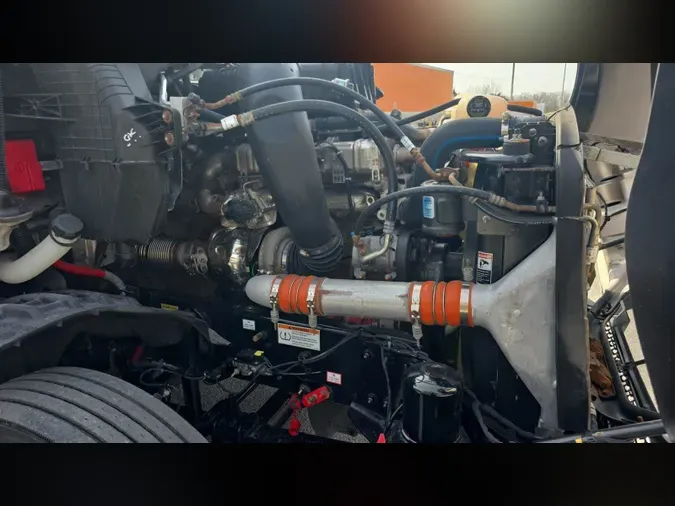 2022 Freightliner Cascadia 126