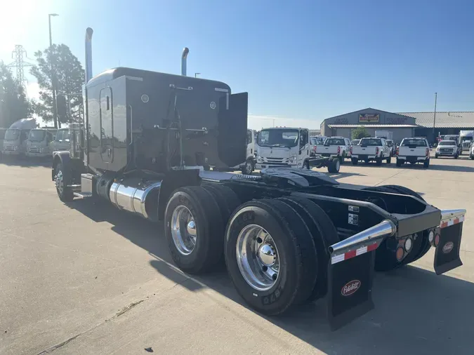 2021 Peterbilt 389