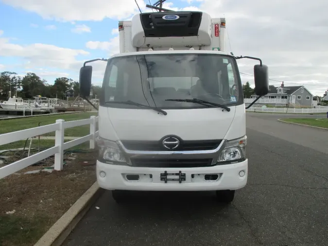 2017 HINO 195 CREW