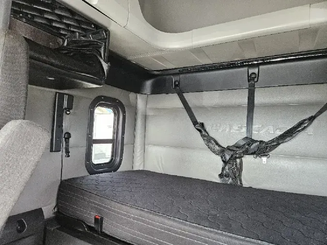 2022 FREIGHTLINER Cascadia 126