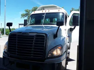 2016 FREIGHTLINER/MERCEDES CASCADIA 125