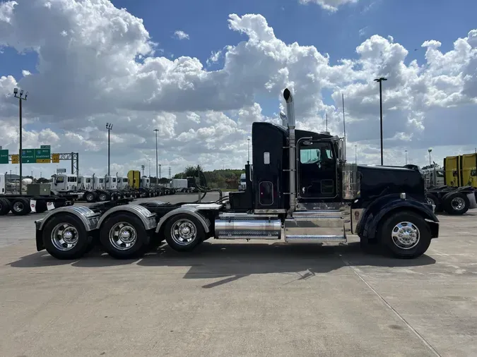 2016 Kenworth W900