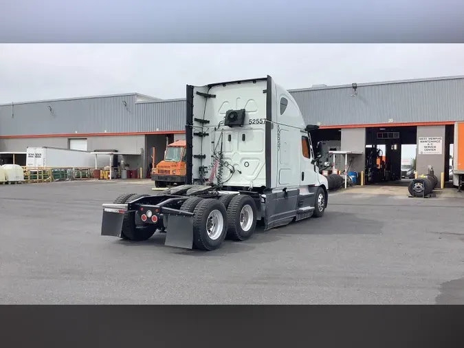 2022 Freightliner Cascadia 126