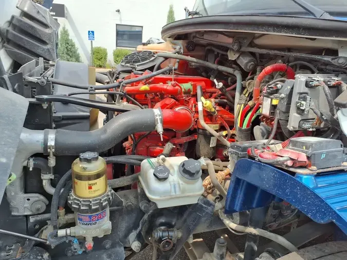 2017 FREIGHTLINER M2 106