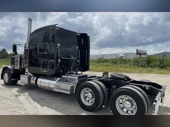 2020 Peterbilt 389