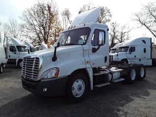 2015 Freightliner CASCADIA 125