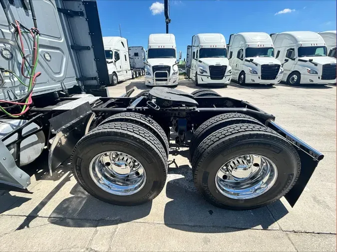 2023 Freightliner Cascadia 126
